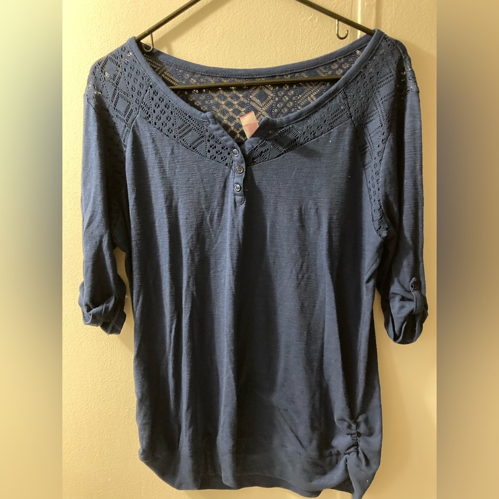 Women’s blue top